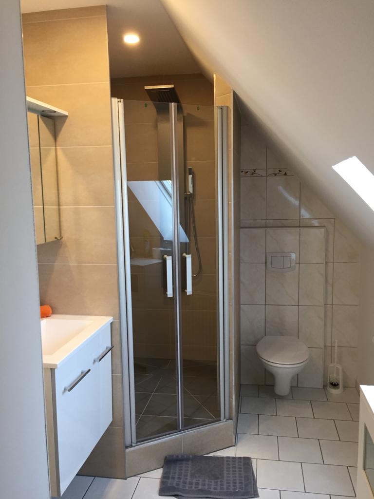 Dusche_S8.jpg
